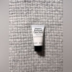 Bobbi Brown Vitamin Enriched Face Base